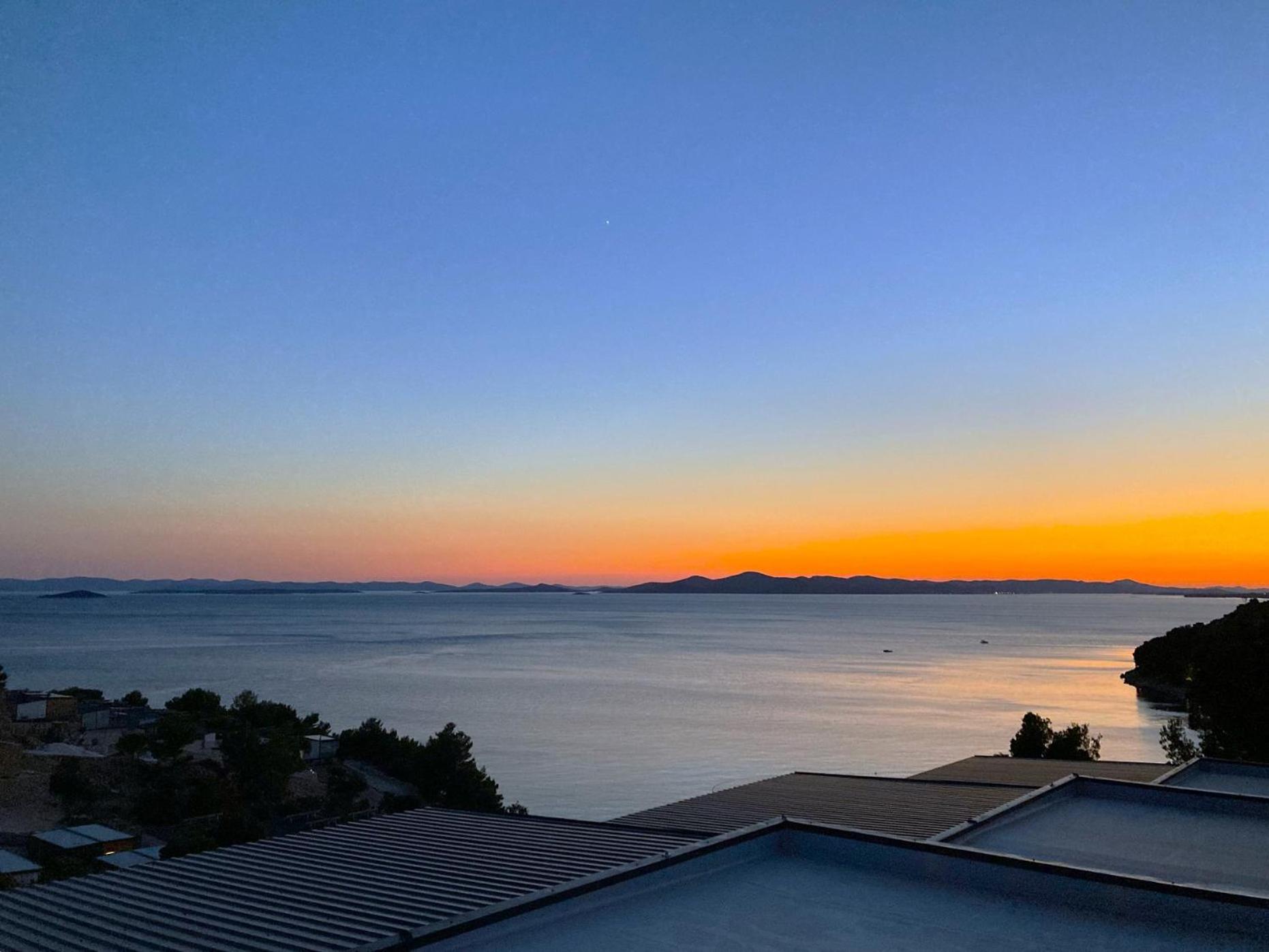 Apartment Mobile Skyline - Beautiful Sea View - On The Palm Of The