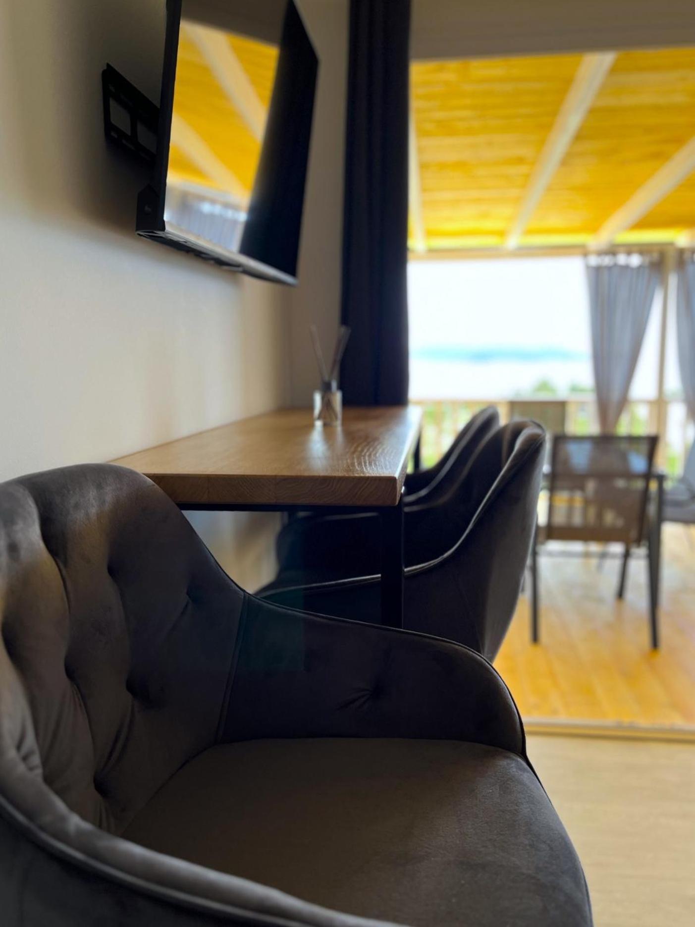 Mobile Skyline - Beautiful Sea View - On The Palm Of The Drage