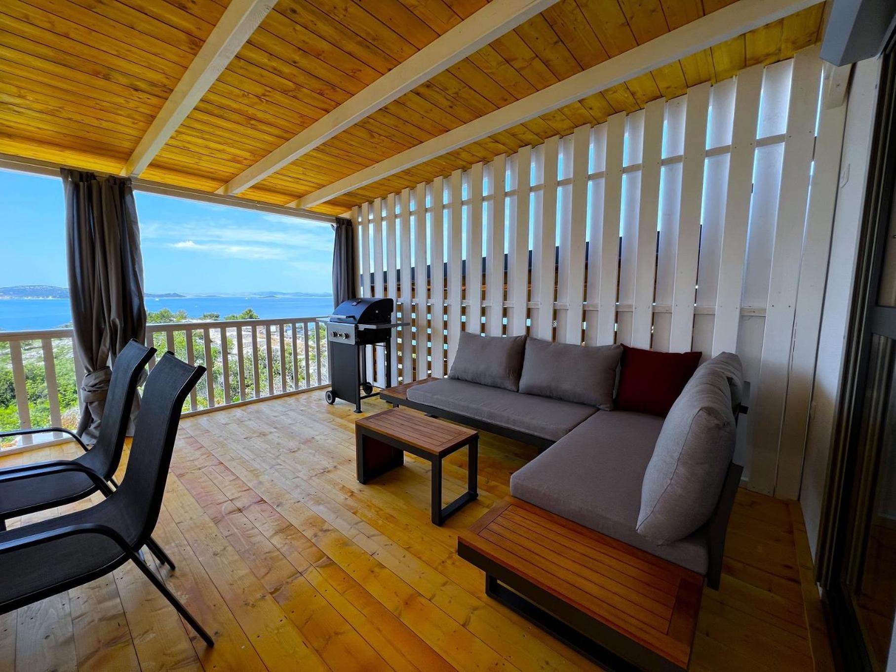 Mobile Skyline - Beautiful Sea View - On The Palm Of The
